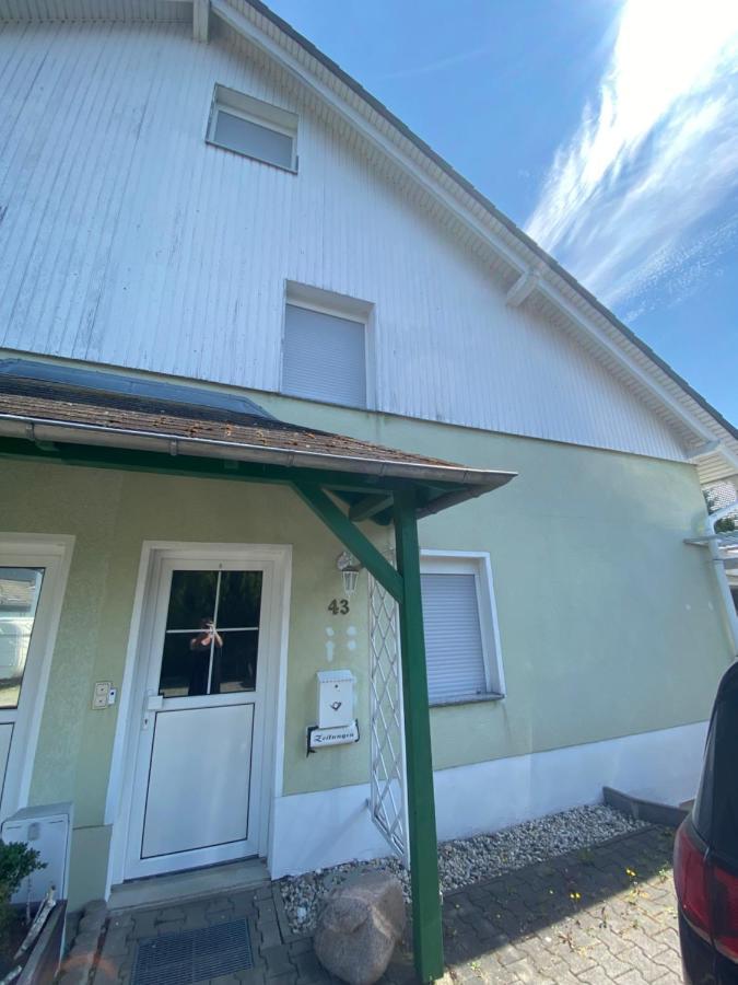 Stilvolles Ferienhaus Mit Garten Fuer 6 Personen 디폴디스발드 외부 사진
